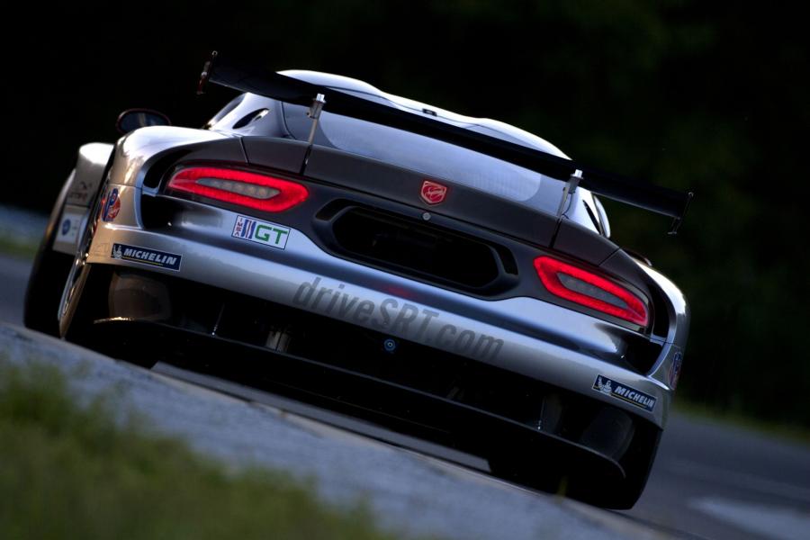  SRT Viper GTS-R 2012 года  (фото 3 из 20)